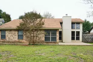 7624 Cedarhill Rd, Watauga, TX 76148 - Photo 9