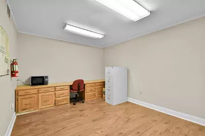 301 E Broadway Street, Gainesville, TX 76240 - Photo 9