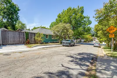 2201 Alston Avenue, Fort Worth, TX 76110 - Photo 17