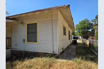 507 Orchard Street, Bowie, TX 76230 - Photo 11