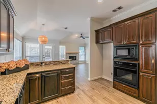 5544 Greenview Ct, North Richland Hills, TX 76148 - Photo 15