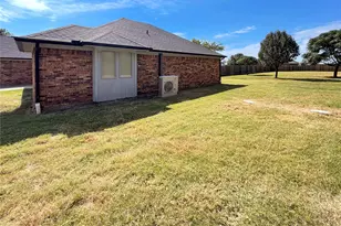 1106 N Atkins Dr, Celeste, TX 75423 - Photo 5