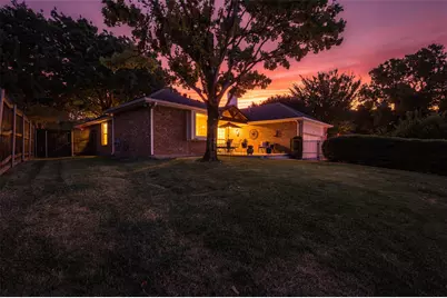 2307 Bristol Drive, Carrollton, TX 75006 - Photo 29