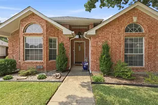 2307 Bristol Dr, Carrollton, TX 75006 - Photo 5