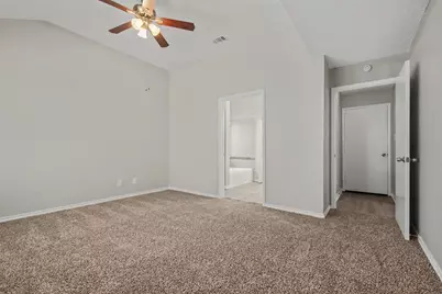 4721 Waterway Drive N, Fort Worth, TX 76137 - Photo 9