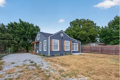 805 Adkins Street, Bowie, TX 76230 - Photo 7