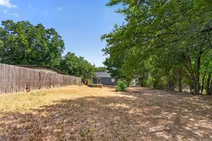 805 Adkins St, Bowie, TX 76230 - Photo 19