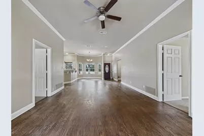 616 W Walcott Street, Pilot Point, TX 76258 - Photo 3