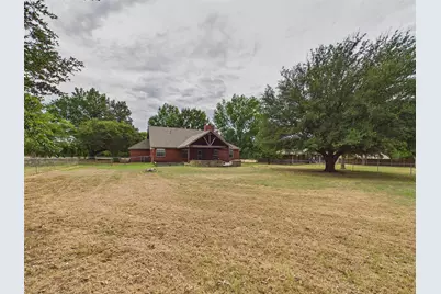 616 W Walcott Street, Pilot Point, TX 76258 - Photo 33