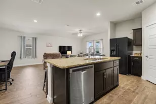 1512 Central Park Dr, Alvarado, TX 76009 - Photo 15