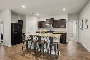 1512 Central Park Dr, Alvarado, TX 76009 - Photo 3