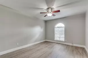 1930 Rambling Ridge Ln, Carrollton, TX 75007 - Photo 11