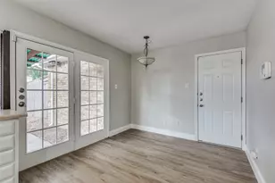 1930 Rambling Ridge Ln, Carrollton, TX 75007 - Photo 3