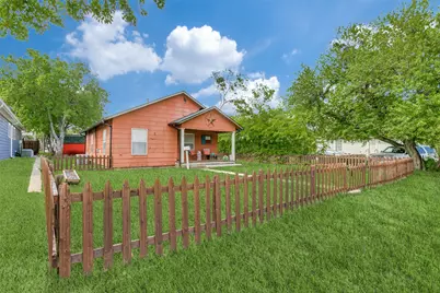 612 E Wall Street, Grapevine, TX 76051 - Photo 3