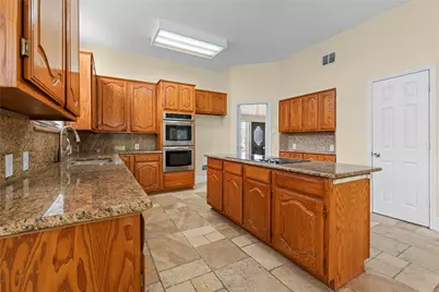 3607 Flagstone Drive, Carrollton, TX 75007 - Photo 7