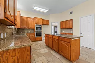 3607 Flagstone Dr, Carrollton, TX 75007 - Photo 7