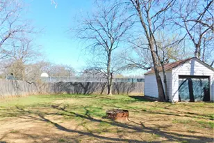 814 Anderson St, Denton, TX 76201 - Photo 17