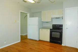 814 Anderson St, Denton, TX 76201 - Photo 9