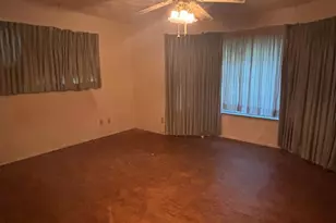 922 British Blvd, Grand Prairie, TX 75050 - Photo 3