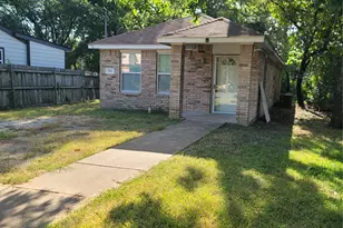 910 S Catherine St, Terrell, TX 75160 - Photo 1