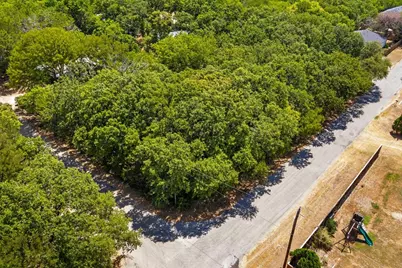 2817 & 2819 Sycamore Court, Granbury, TX 76048 - Photo 3