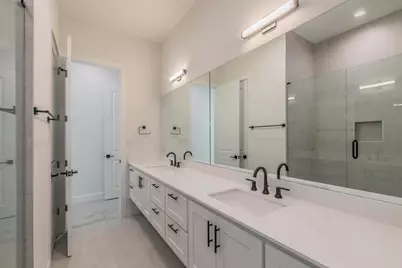 682 W Main Street, Arlington, TX 76013 - Photo 23