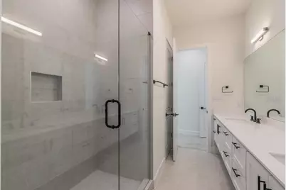 682 W Main Street, Arlington, TX 76013 - Photo 15