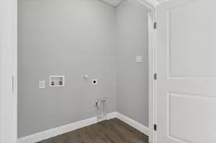 804 Premier, Grand Prairie, TX 75051 - Photo 17