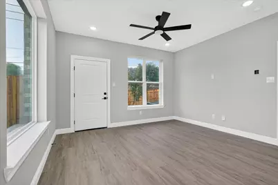 806 Premier, Grand Prairie, TX 75051 - Photo 11