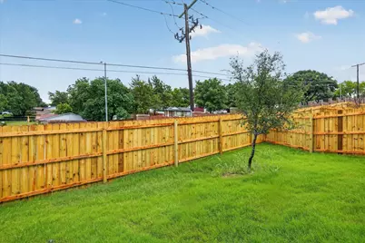 806 Premier, Grand Prairie, TX 75051 - Photo 31