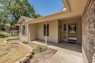 115 Pleasant Oaks Ln, Springtown, TX 76082 - Photo 5