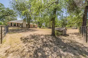 115 Pleasant Oaks Ln, Springtown, TX 76082 - Photo 7