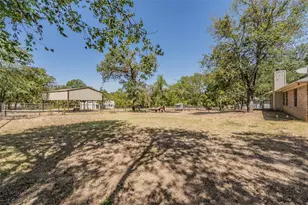 115 Pleasant Oaks Ln, Springtown, TX 76082 - Photo 9