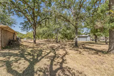 115 Pleasant Oaks Lane, Springtown, TX 76082 - Photo 15