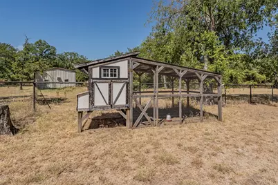 115 Pleasant Oaks Lane, Springtown, TX 76082 - Photo 11