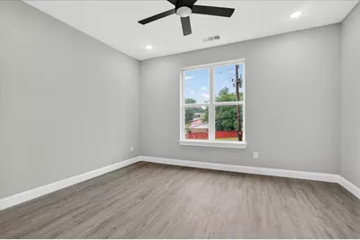 808 Premier, Grand Prairie, TX 75051 - Photo 15