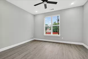 808 Premier, Grand Prairie, TX 75051 - Photo 15