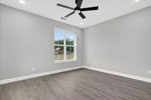808 Premier, Grand Prairie, TX 75051 - Photo 25