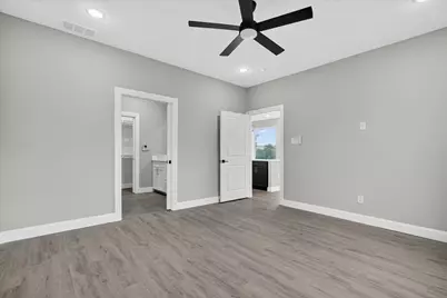 808 Premier, Grand Prairie, TX 75051 - Photo 13
