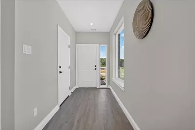 808 Premier, Grand Prairie, TX 75051 - Photo 3