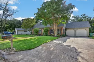 2710 Devonshire Dr, Sherman, TX 75092 - Photo 3