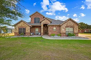 825 Broadhead Rd, Waxahachie, TX 75165 - Photo 1