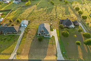 825 Broadhead Rd, Waxahachie, TX 75165 - Photo 3