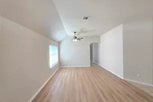 8219 Tierra Del Sol Rd, Arlington, TX 76002 - Photo 5