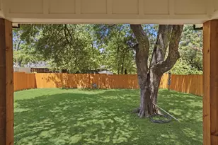 10637 Dunaway Dr, Dallas, TX 75228 - Photo 19
