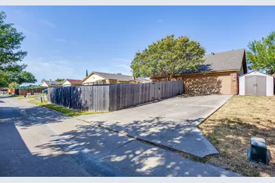 3226 Delaford Drive, Carrollton, TX 75007 - Photo 35