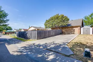 3226 Delaford Dr, Carrollton, TX 75007 - Photo 35