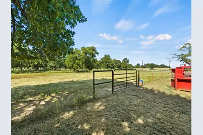 2045 County Road 113, Whitesboro, TX 76273 - Photo 21