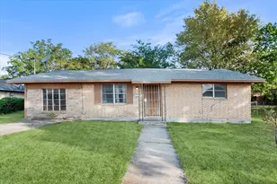 1204 E 13th Ave, Corsicana, TX 75110 - Photo 1