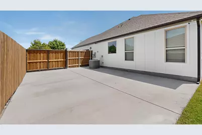 1672 Brookview Drive, Lancaster, TX 75146 - Photo 35